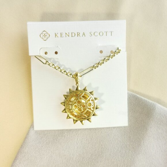 Kendra Scott Jewelry - Kendra Scott. Sienna Sun Gold Pendant Necklace